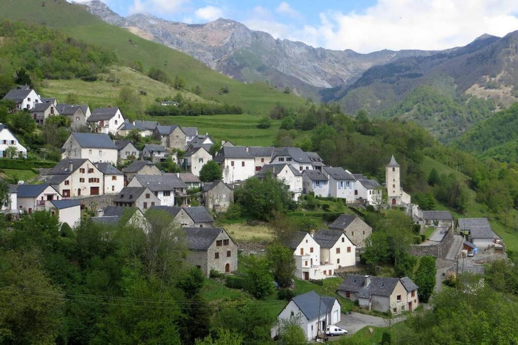 Gite Malgre Tout Aydius Exterior photo
